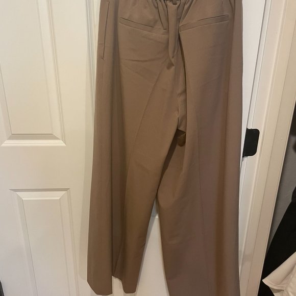 Open Edit Relaxed Waist Wide Leg Trousers in Brown Caribou Size M - Picture 9 of 12